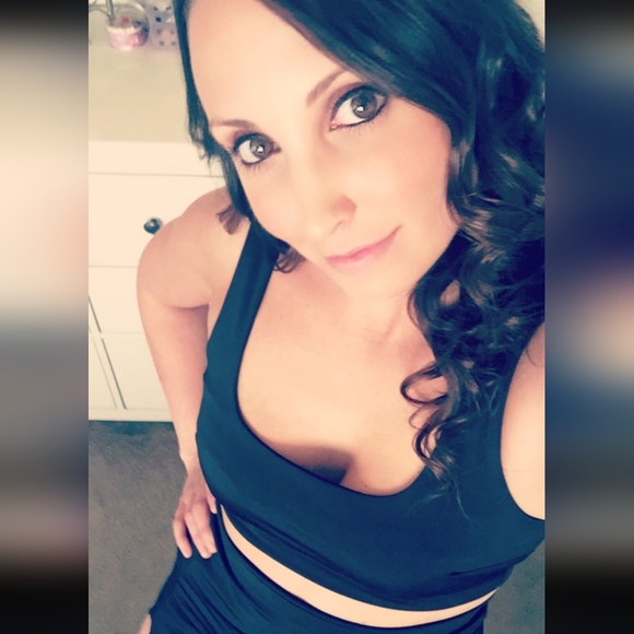 Meet your Posher, Angela - Picture 1 of 10